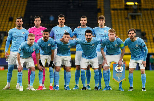 双引擎发力4-1大胜狼队，曼联升至第6：阿莫林终于是露出笑容（双核齐开火，曼联4-1击退狼队升至第6，阿莫林终于露笑）