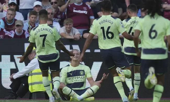 火箭连续胜利，团队士气稳步提升（火箭再取连胜，球队士气持续高涨）