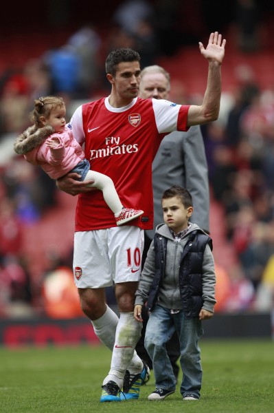 卡恩：如果卡尔延续良好状态，他在德国队站稳脚跟并不难（卡恩称卡尔若保持良好状态，坐稳德国队位置不成问题）