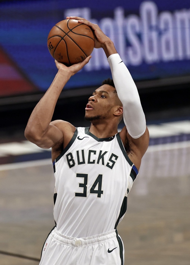 塞尔吉尼奥：要给巴尔泰萨吉时间；米兰必须留住迈尼昂（塞尔吉尼奥：巴尔泰萨吉需要时间，米兰必须留住迈尼昂）