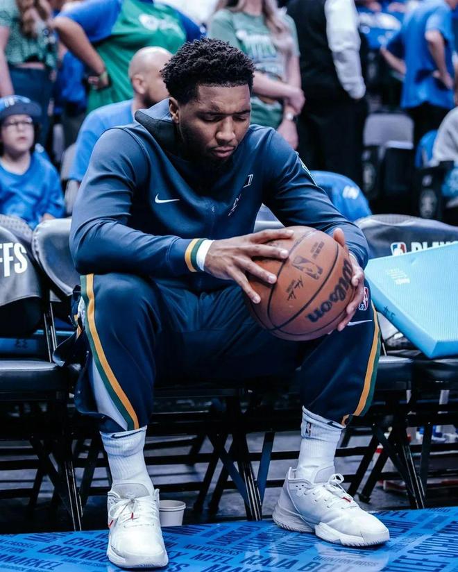 10场0球！米兰亏大了，新援前锋太差劲，身价3500万虚高（10战0球！AC米兰买亏了，新援前锋表现低迷，3500万身价被高估）