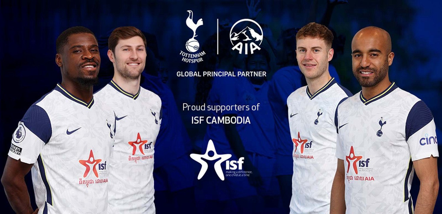 这队踢得像一台机器（这支球队像精密机器般运转）