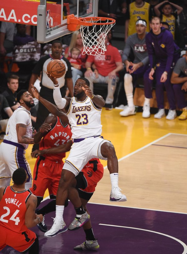 苏亚雷斯训练前讲话：降级责任在我，顺境和逆境我们都要接受（苏亚雷斯训前发言：降级责任我来扛，顺境逆境都要坦然接受）