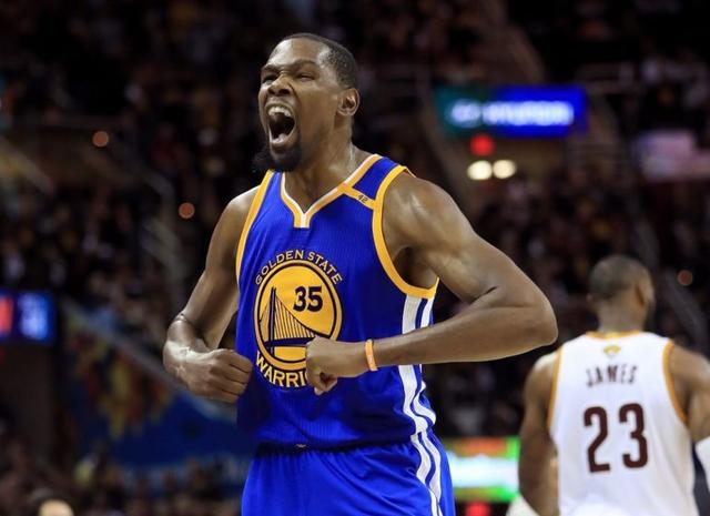 本泽马：不想踢世界杯是假话；齐祖若执教法国我祝他一切顺利（本泽马辟谣不想踢世界杯；祝福齐达内若执教法国队）