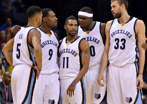 罗体：罗马尼奥利右腿屈肌受伤，或缺席下轮对阵国米的关键战（罗体：罗马尼奥利右腿屈肌受伤，或无缘下轮与国米的关键之战）